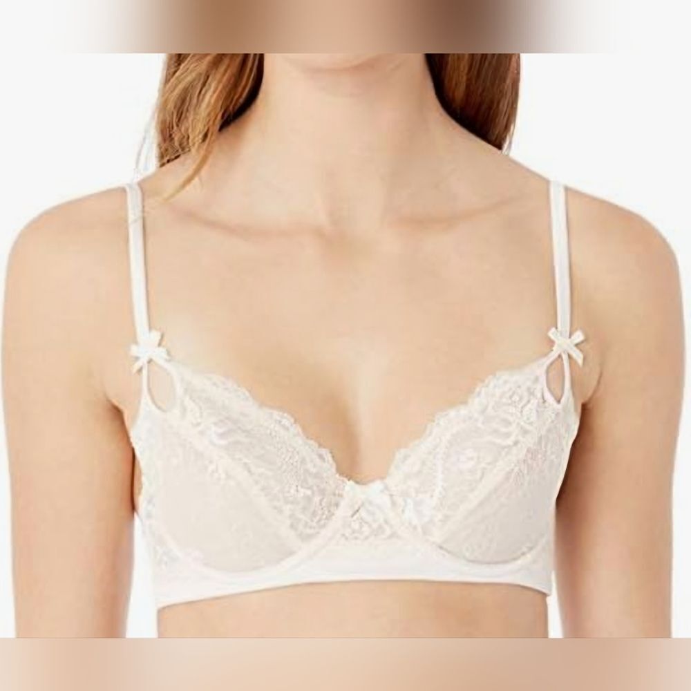 NWT Heidi Klum Zoe Scallop Shell Gardenia Underwire Bra (32B)